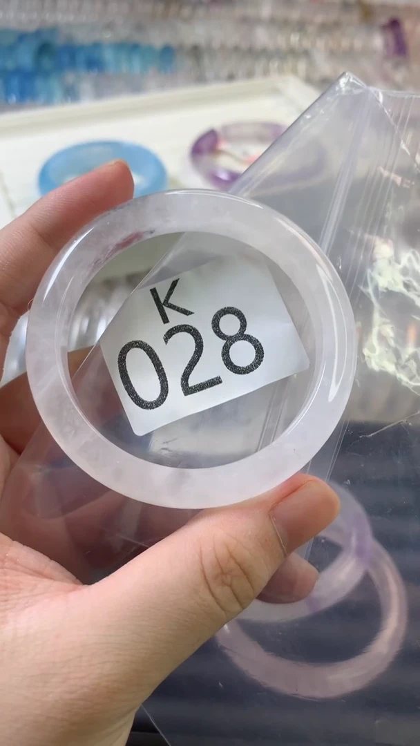 水晶手镯未镶嵌50+手镯028