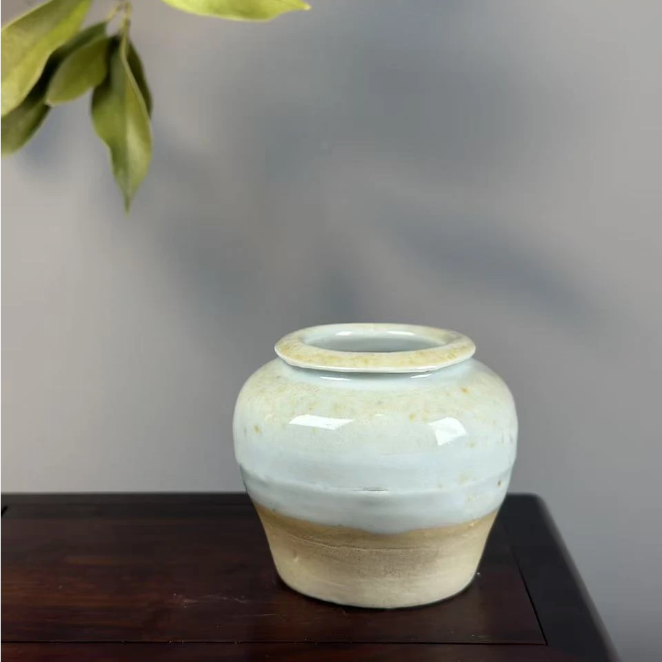 60:清中期德化窑白釉罐