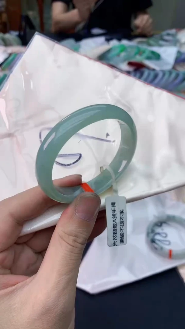 翡翠手镯未镶嵌0499510317