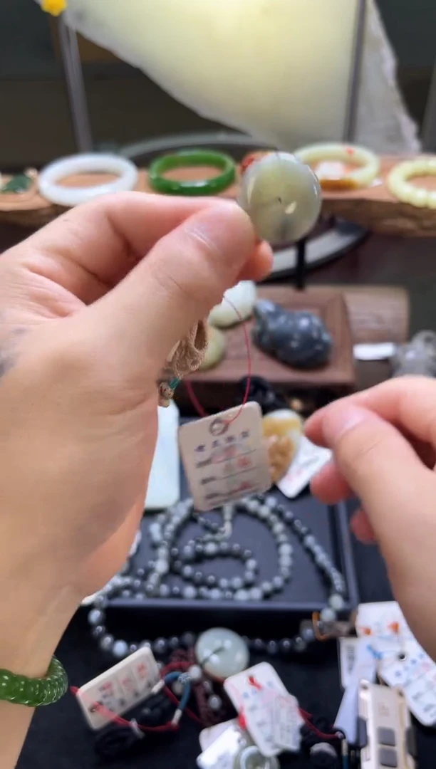 和田玉未镶嵌吊坠(不含链)楼兰三色 平安扣