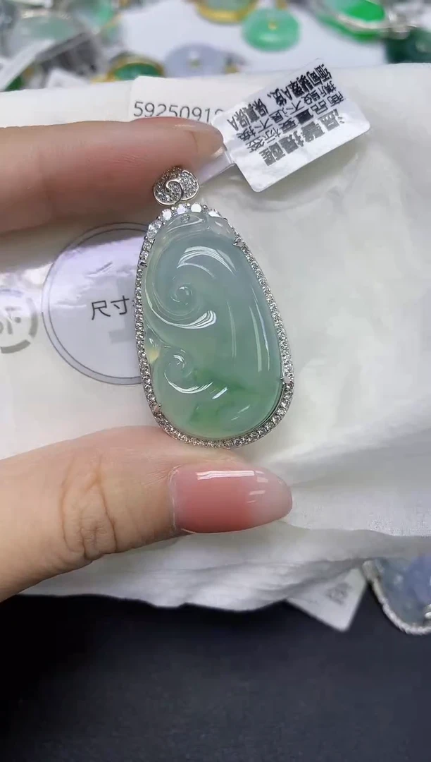 颈饰未镶嵌翡翠天然缅甸翡翠A货多样性发一件