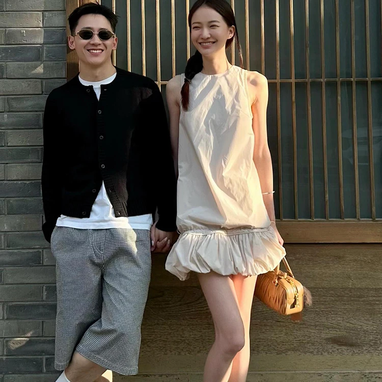 2025年夏季新款小清新裙子高级感超好看杏色中长款无袖气质连衣裙