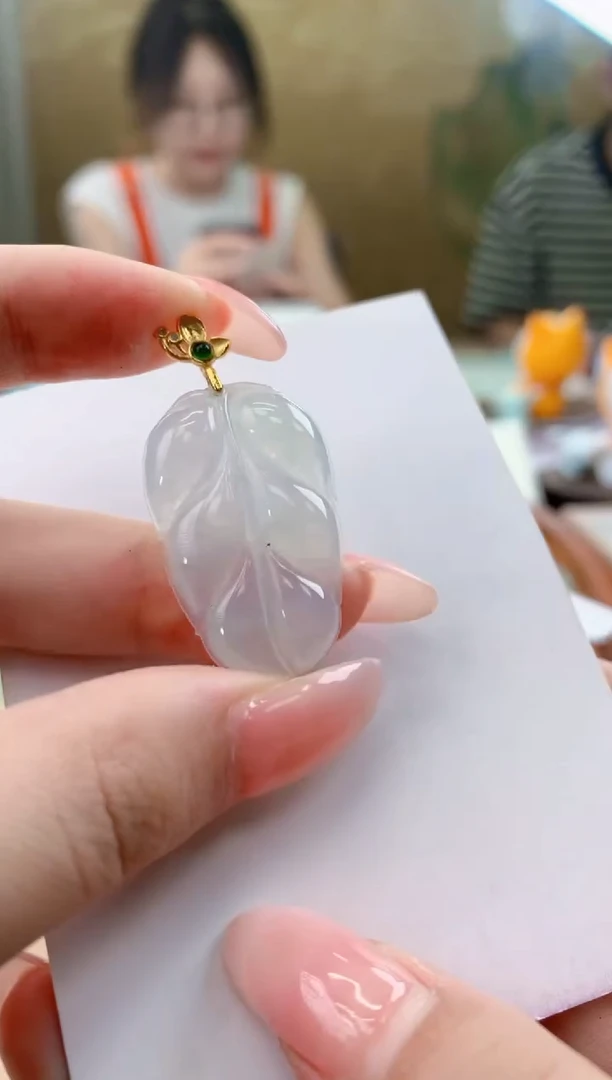 颈饰未镶嵌翡翠天然A货翡翠挂件