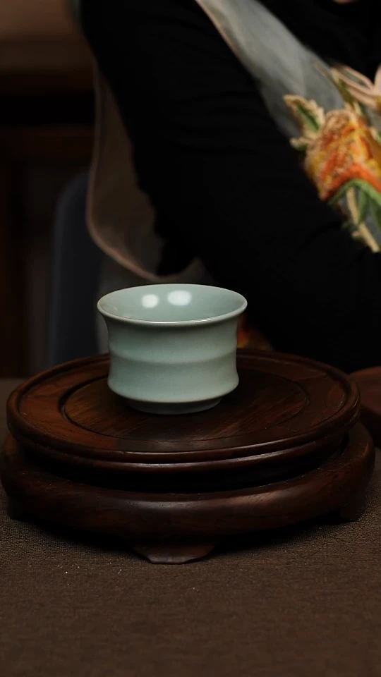 瓷片仿古天青束腰竹节杯100ml 微瑕 不带礼盒