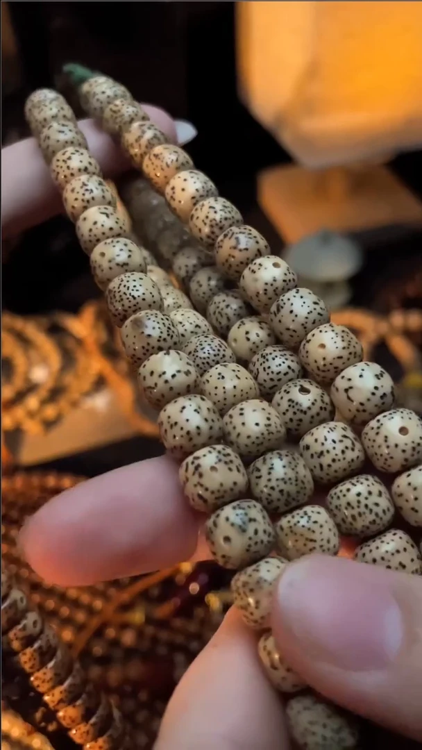 吊坠星月菩提精工级陈籽桶珠9*8长串（B）