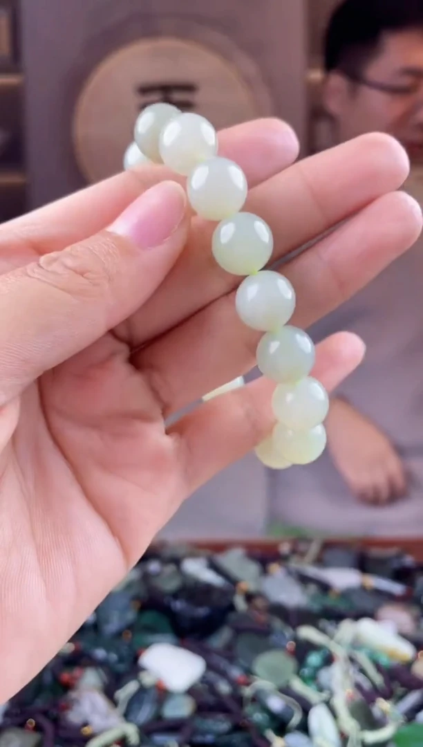 未镶嵌和田玉挂件拍一发一，多样性发货
