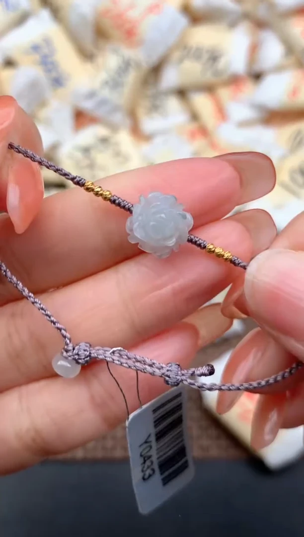 18K金镶嵌挂件翡翠一