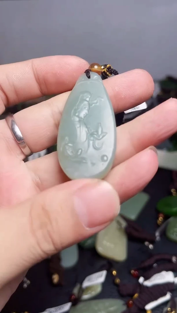 颈饰未镶嵌和田玉1