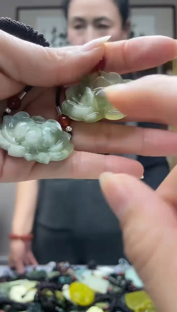 未镶嵌岫玉吊坠·