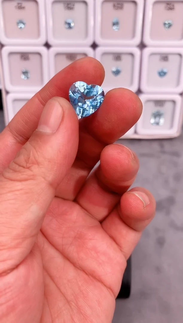 未镶嵌珠宝半成品水晶2.09