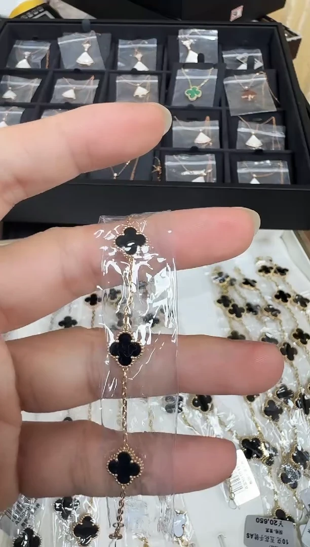 18K金镶嵌手链玛瑙/玉髓黑色k玫，小号五花手链