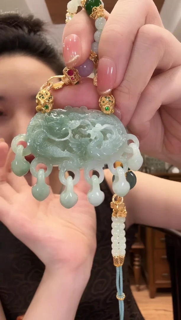 翡翠未镶嵌颈饰国风