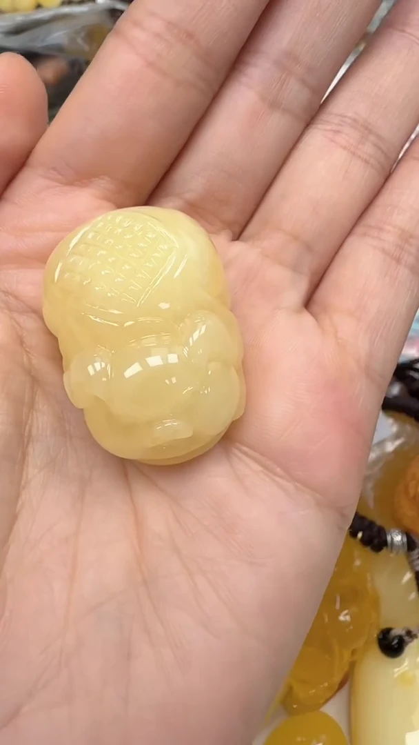 裸石琥珀未镶嵌如图