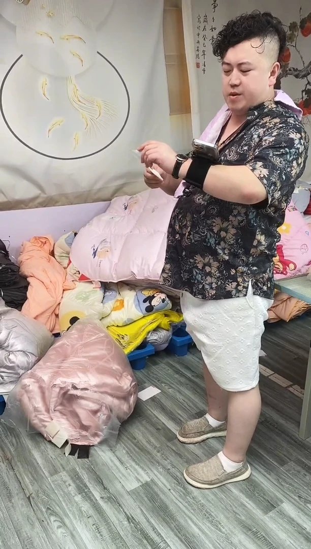 莱赛尔3号两米鹅粉