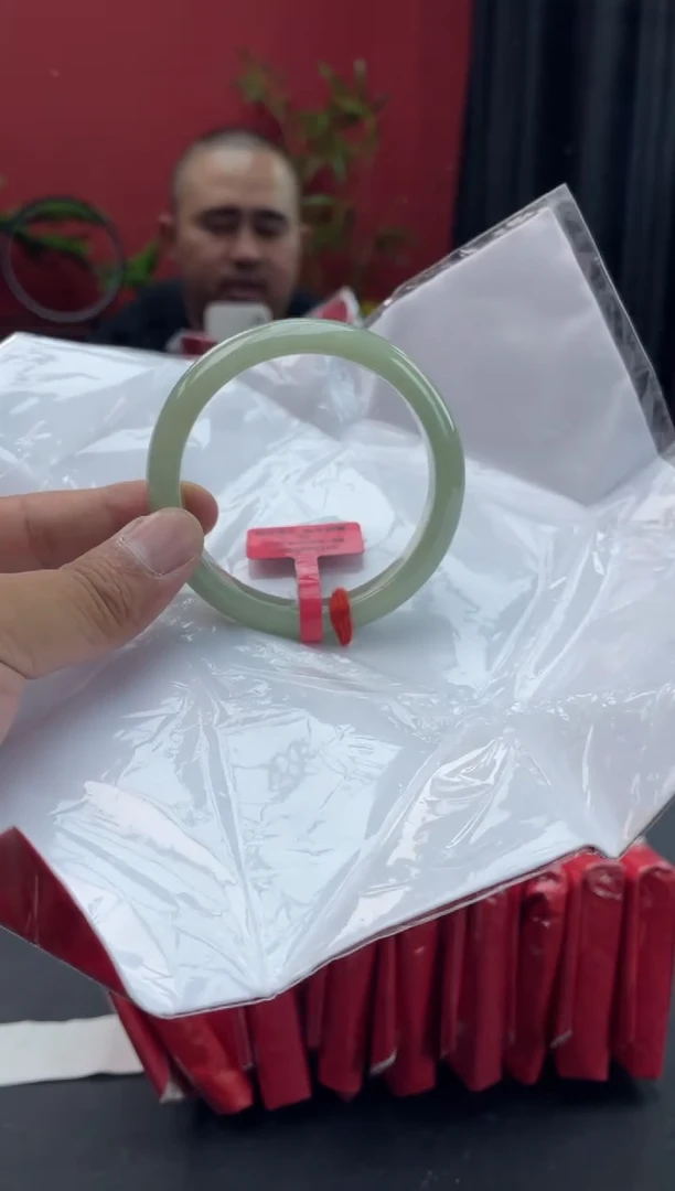 未镶嵌手镯翡翠5