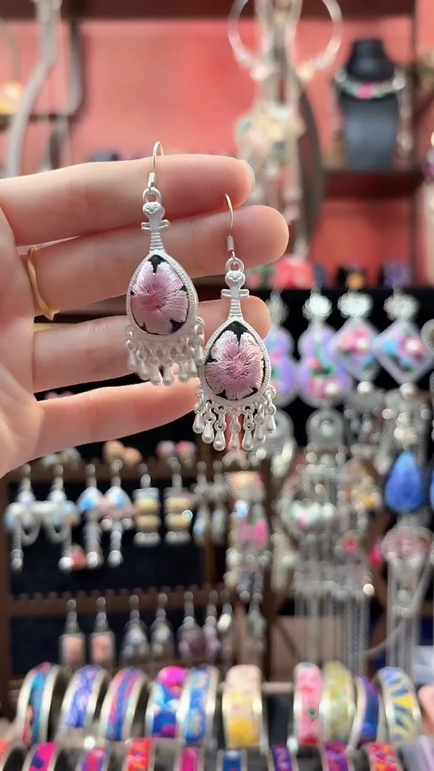 织绣 云织谣民族风精美饰品   94