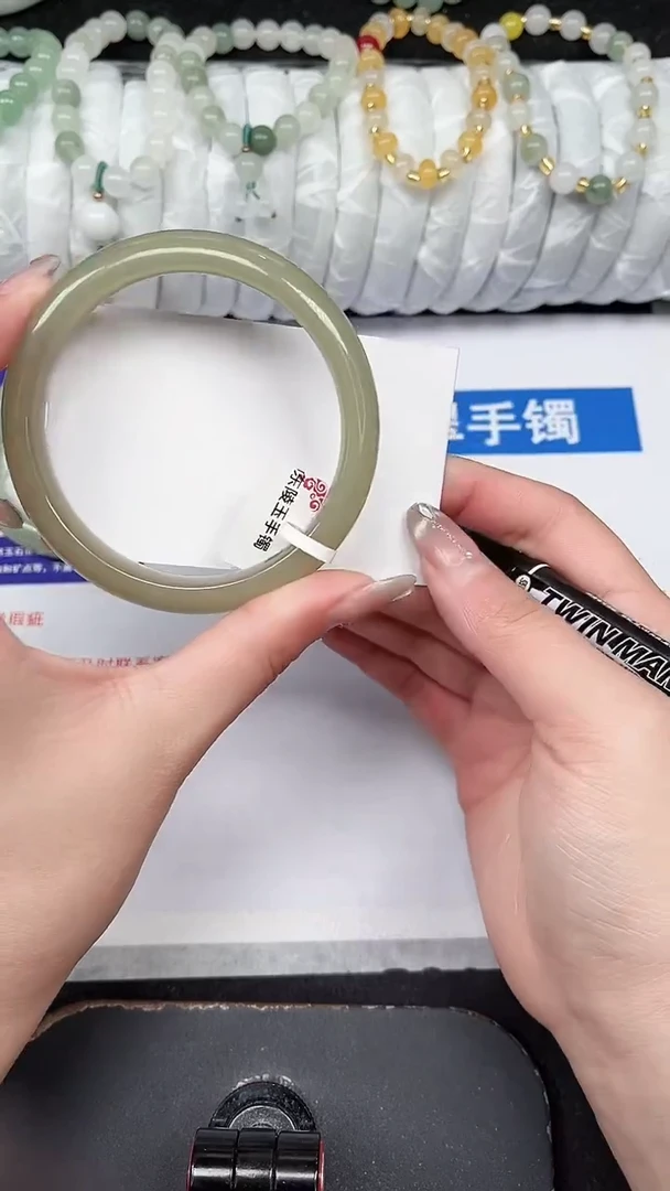 未镶嵌手镯石英质玉8-61/62