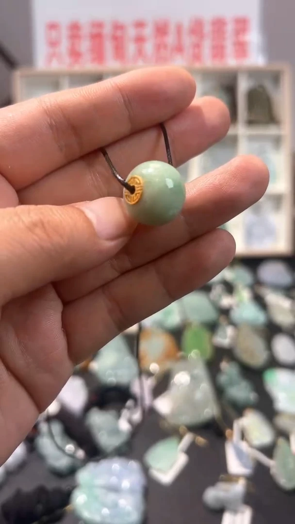 颈饰未镶嵌翡翠缅甸天然A货翡翠单个圆珠