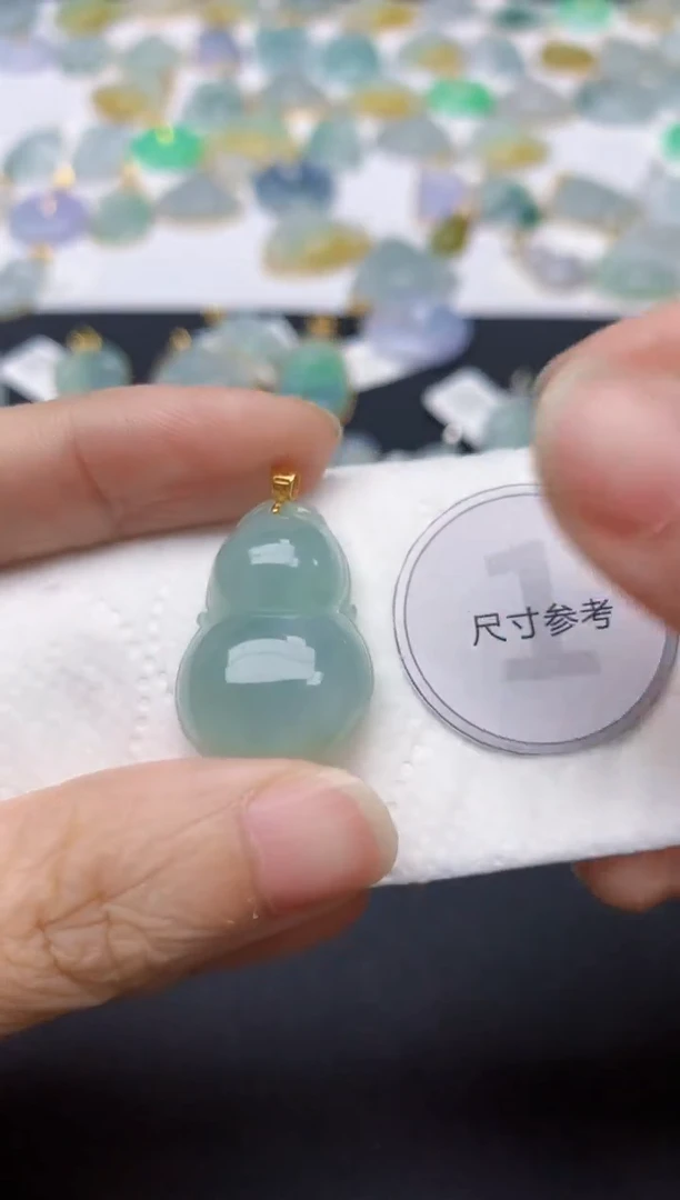 翡翠18K金镶嵌颈饰天然缅甸A货翡翠