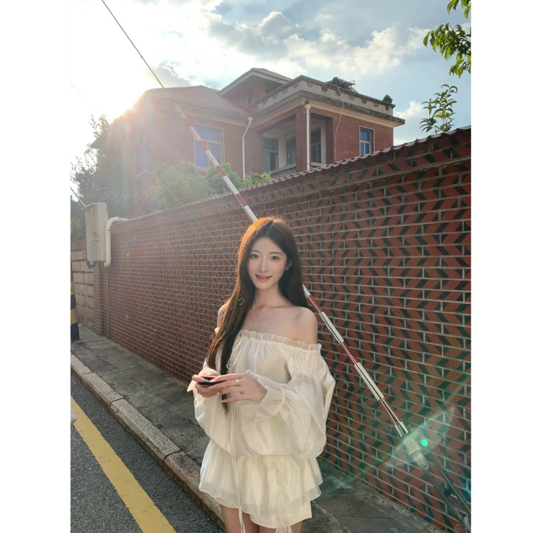 法式一字肩长袖显瘦衬衫女秋冬高级感气质纯欲独特漂亮上衣配短裤