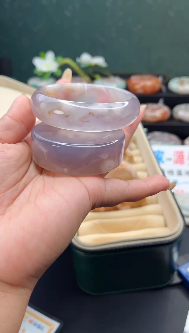 未镶嵌手镯石英质玉（58圈口）赠送镯心