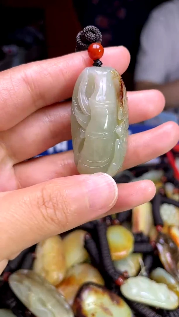 和田玉未镶嵌颈饰1