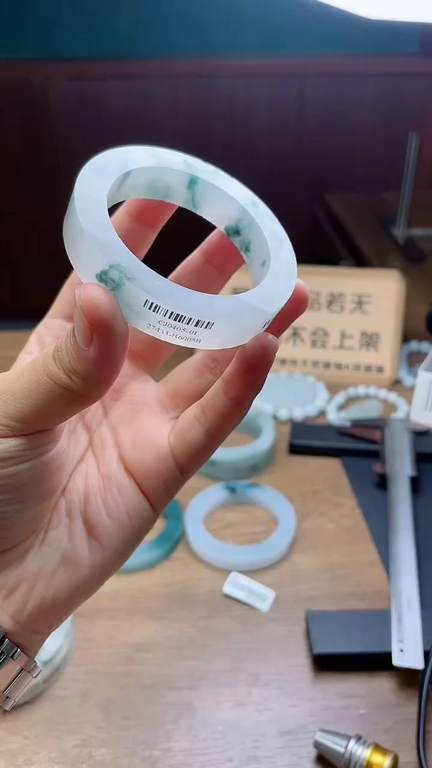 定制翡翠手镯未镶嵌定制