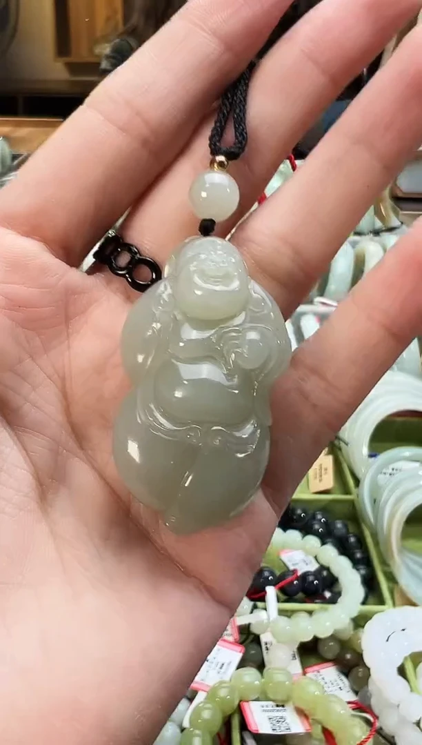 吊坠(赠链)未镶嵌和田玉且末料青白玉佛公吊坠