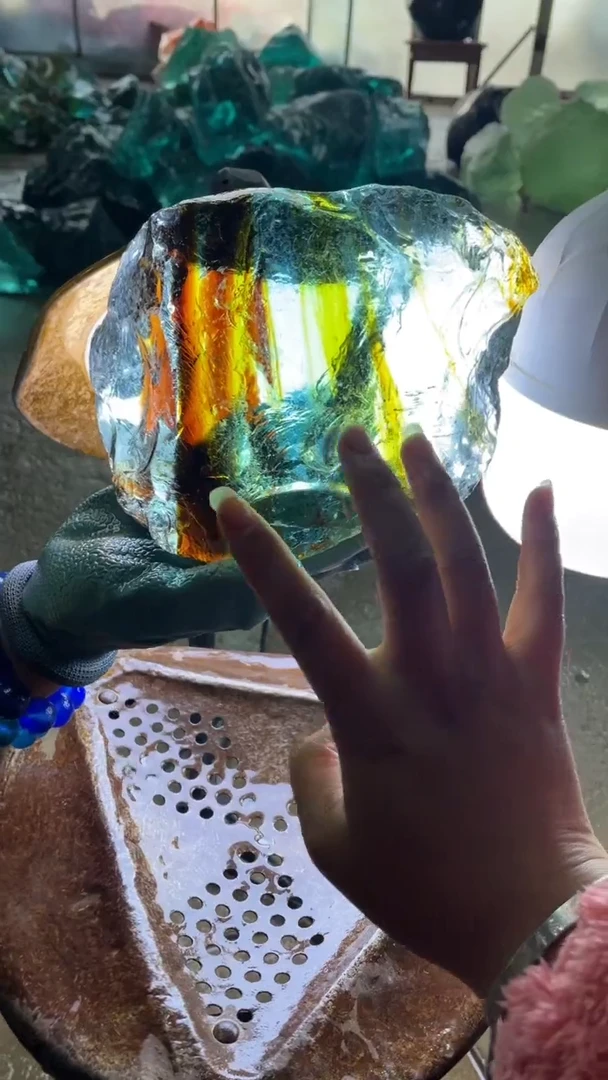 新疆彩石摆件奇石