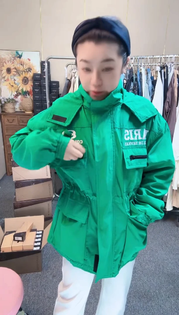 绿色正品冲锋衣M码