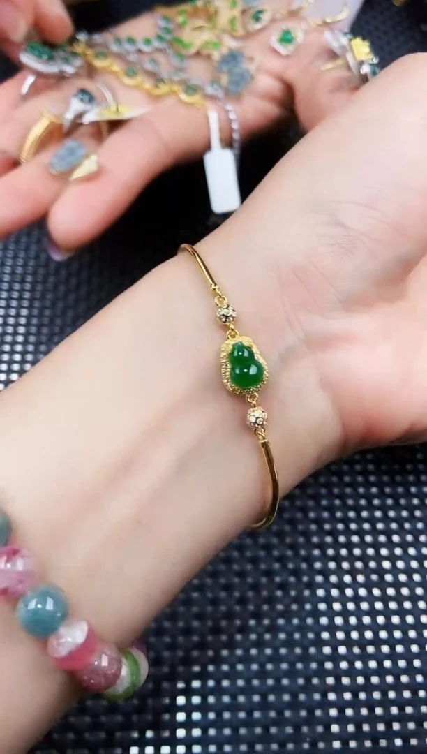 【闪购商品】翡翠手链未镶嵌11111111