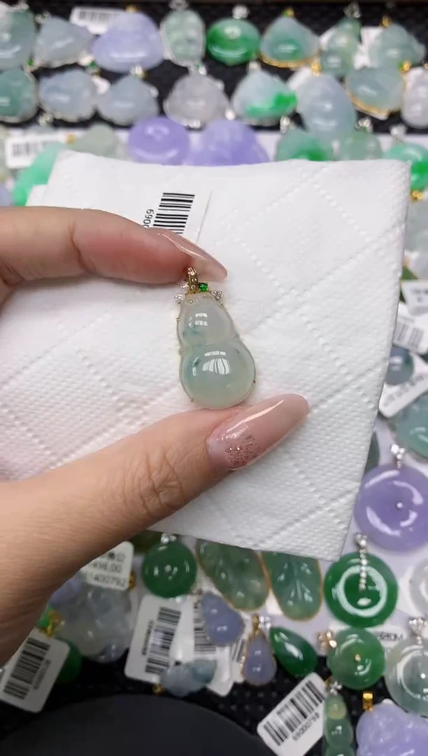 颈饰18K金镶嵌翡翠1111111111