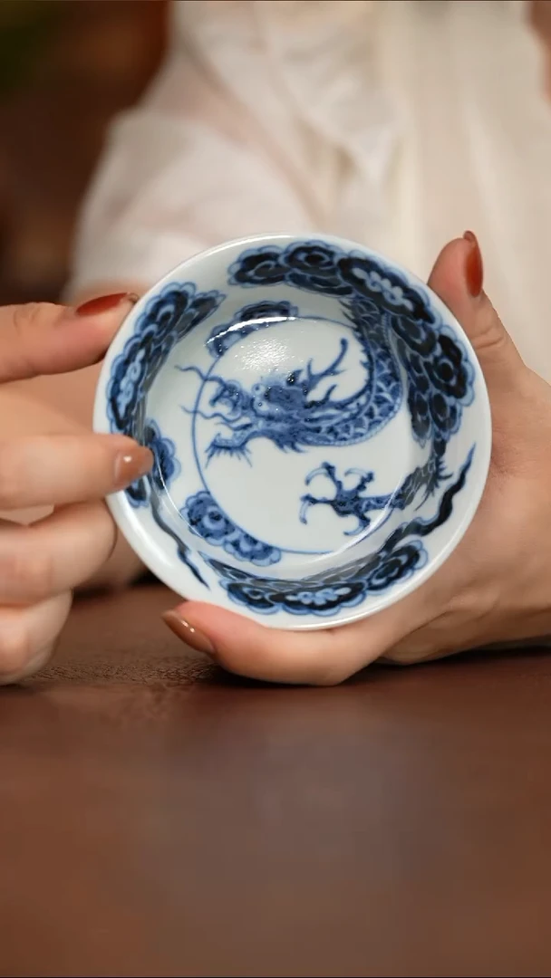 元青花铠甲龙纹金陵盏