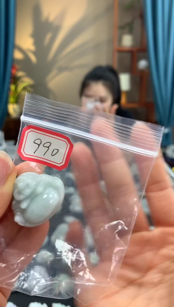 翡翠未镶嵌颈饰佛公990