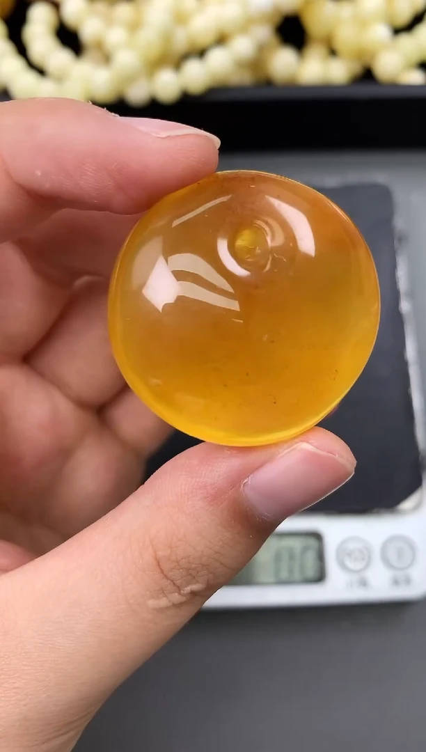 未镶嵌琥珀珠宝奇石79