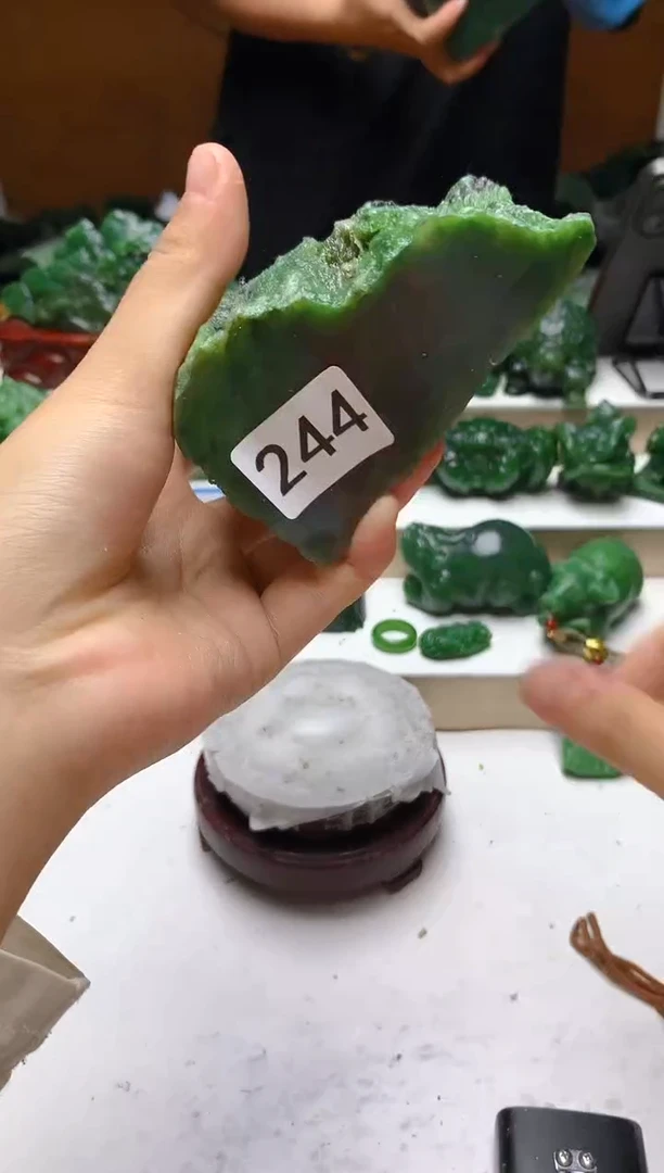 未镶嵌和田玉（碧玉）珠宝半成品1