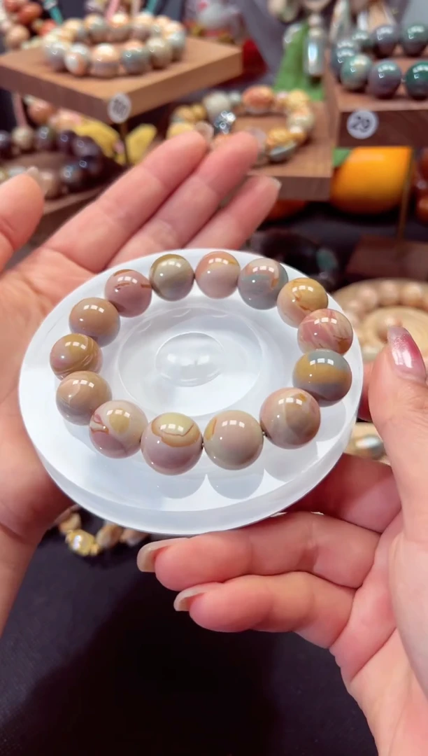 【闪购商品】石英质玉手链未镶嵌90