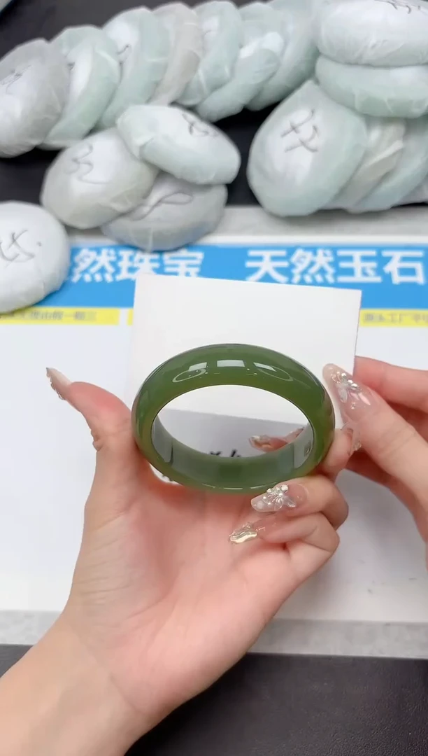 未镶嵌手镯石英质玉151-54.8