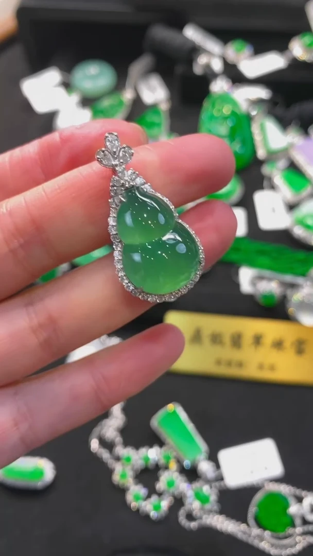 【闪购商品】翡翠戒指18K金镶嵌葫芦