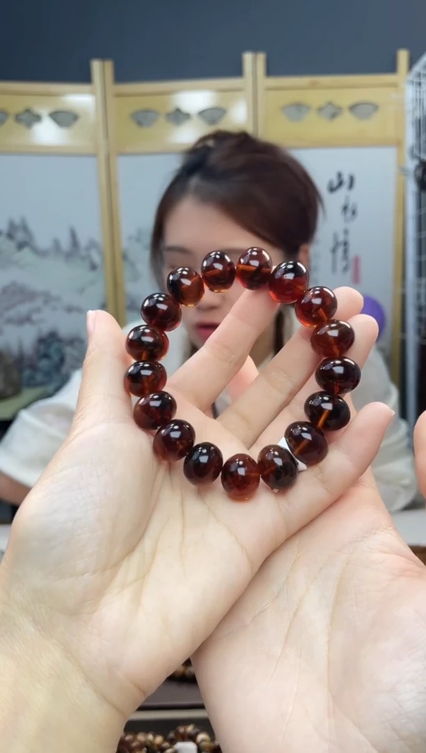 【闪购商品】琥珀裸石未镶嵌14+龙滴血手串