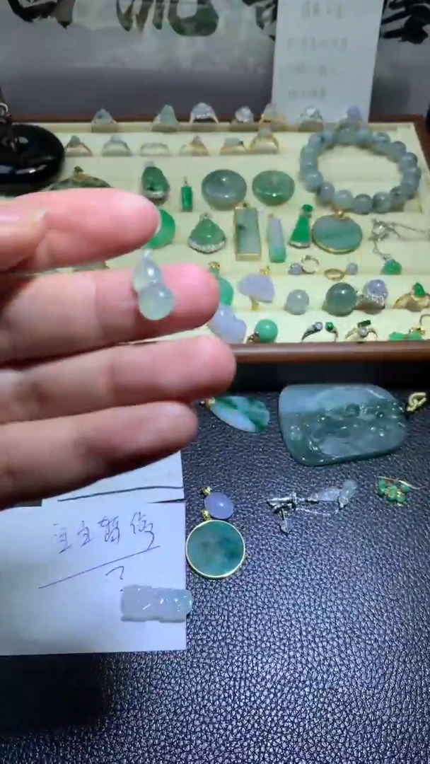 【闪购商品】翡翠颈饰未镶嵌066天然缅甸翡翠A货