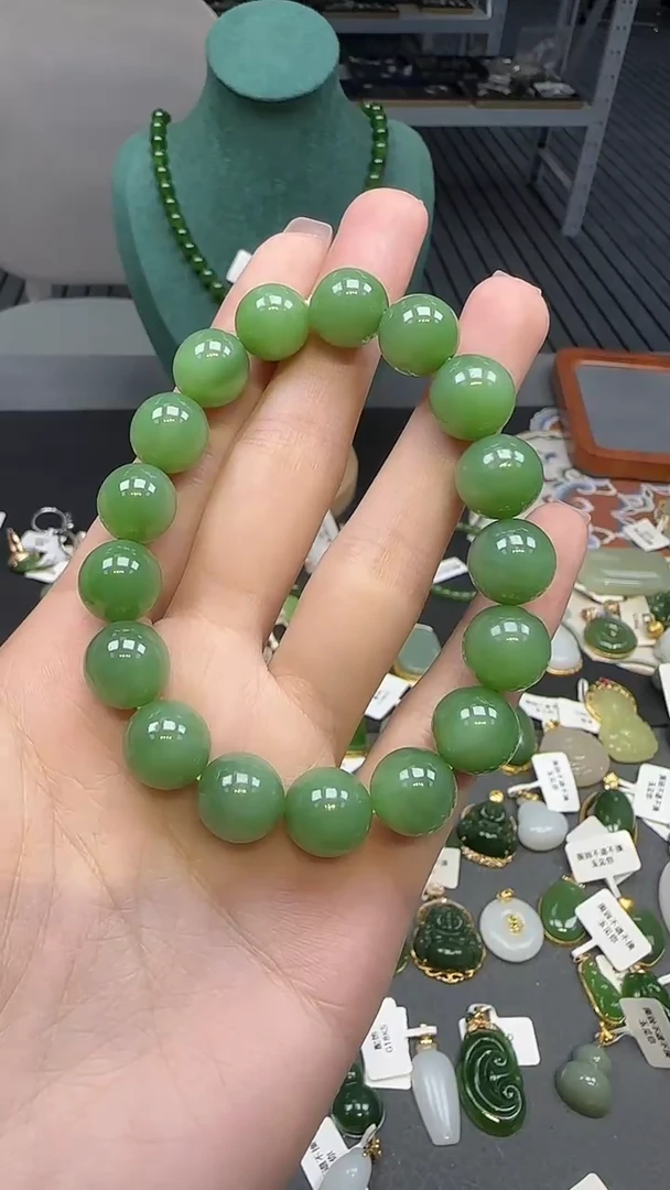 未镶嵌手串和田玉1