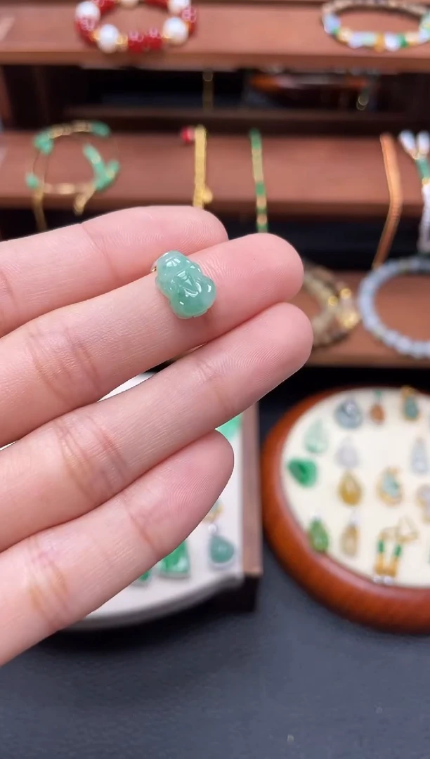 【闪购商品】翡翠吊坠(不含链)18K金镶嵌一个  JK699