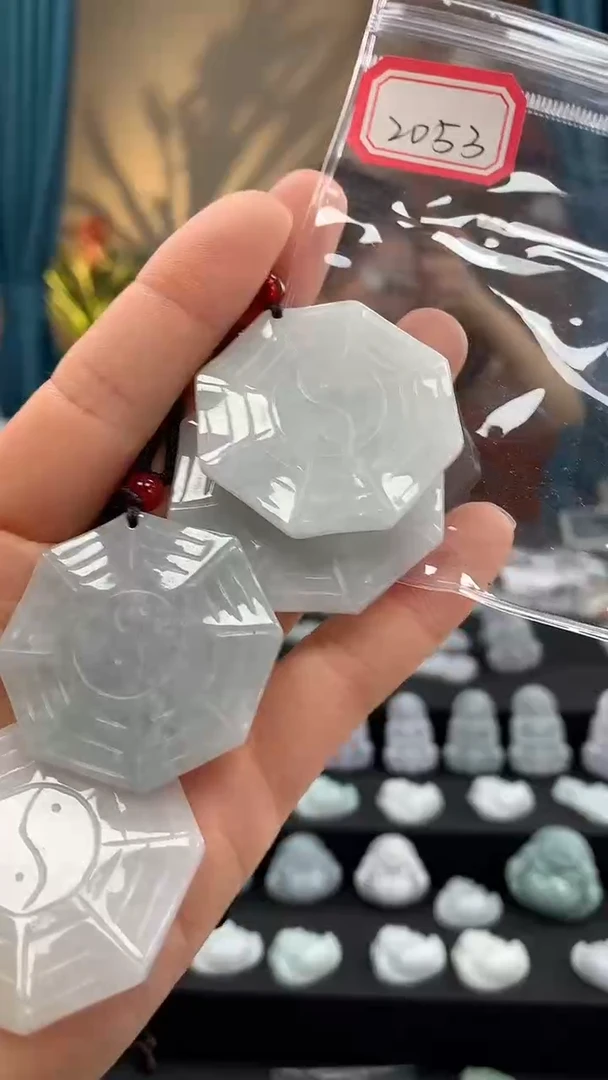 翡翠未镶嵌颈饰八卦2053 多样性发一件