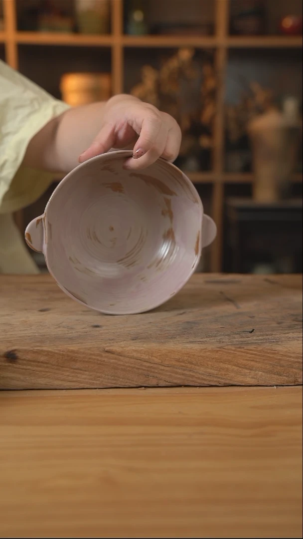 粉棕色的7英寸双耳深盘