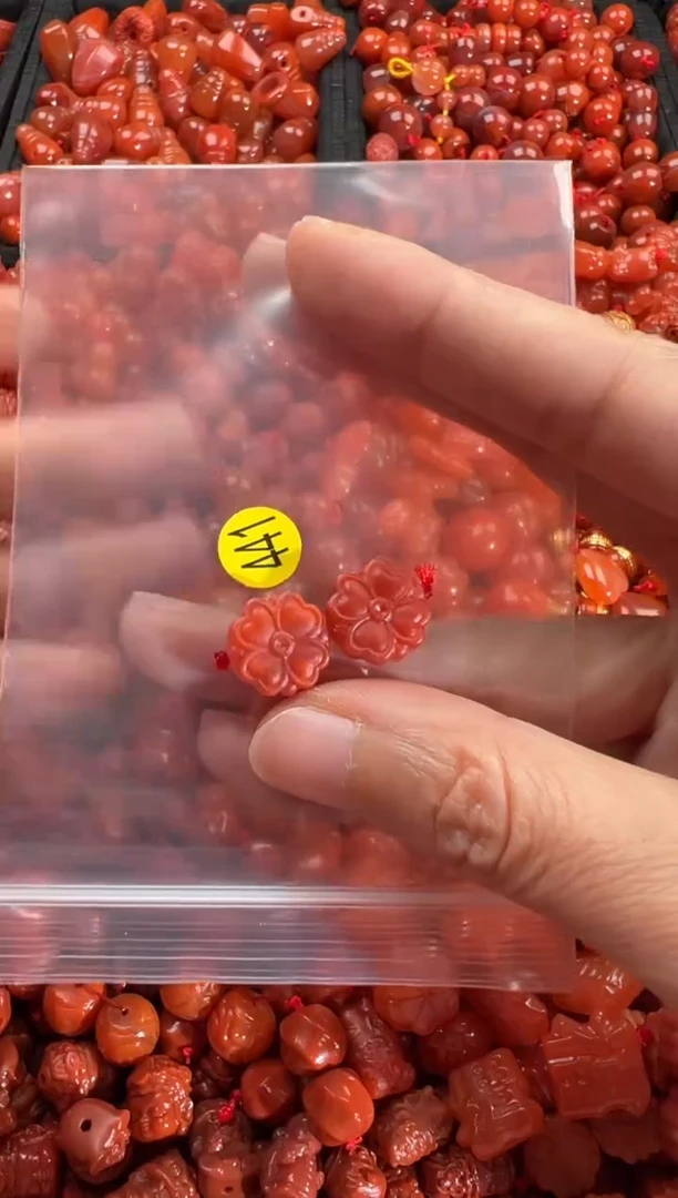 【闪购商品】南红玛瑙颈饰未镶嵌1