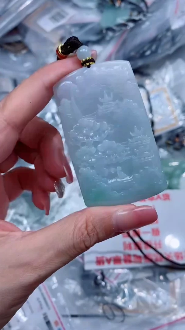 翡翠未镶嵌颈饰吊坠