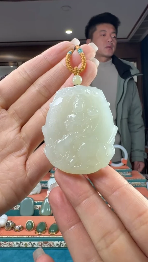 颈饰未镶嵌和田玉佩佩