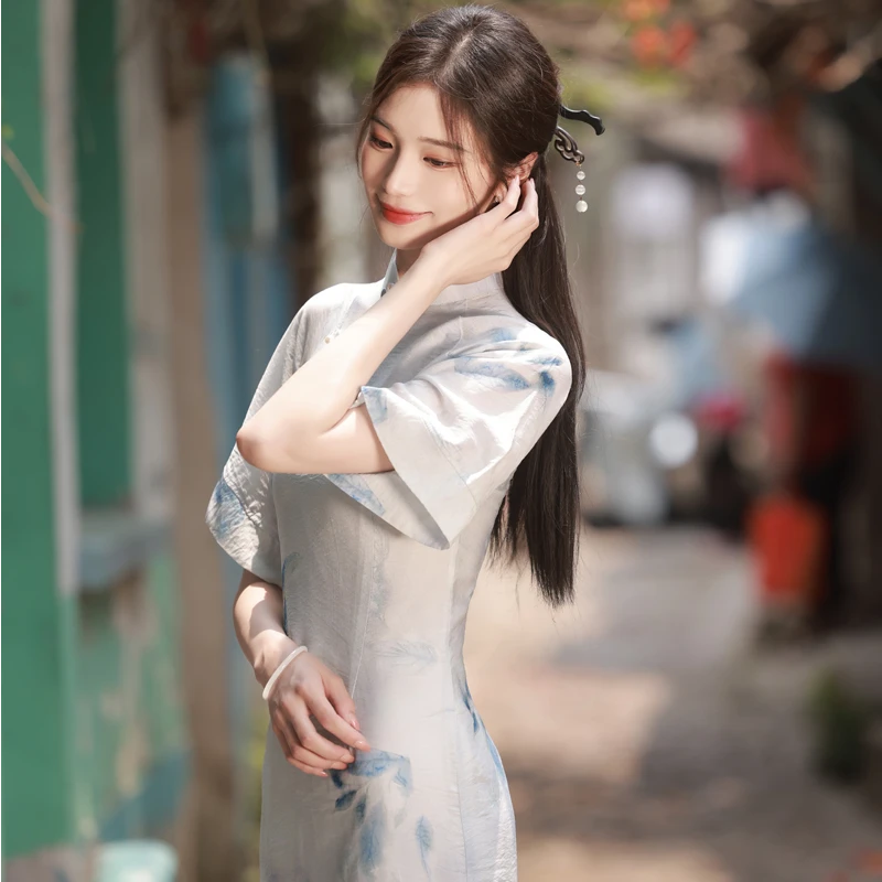 国风旗袍少女年轻款2025年新中式倒大袖改良日常修身复古连衣裙夏