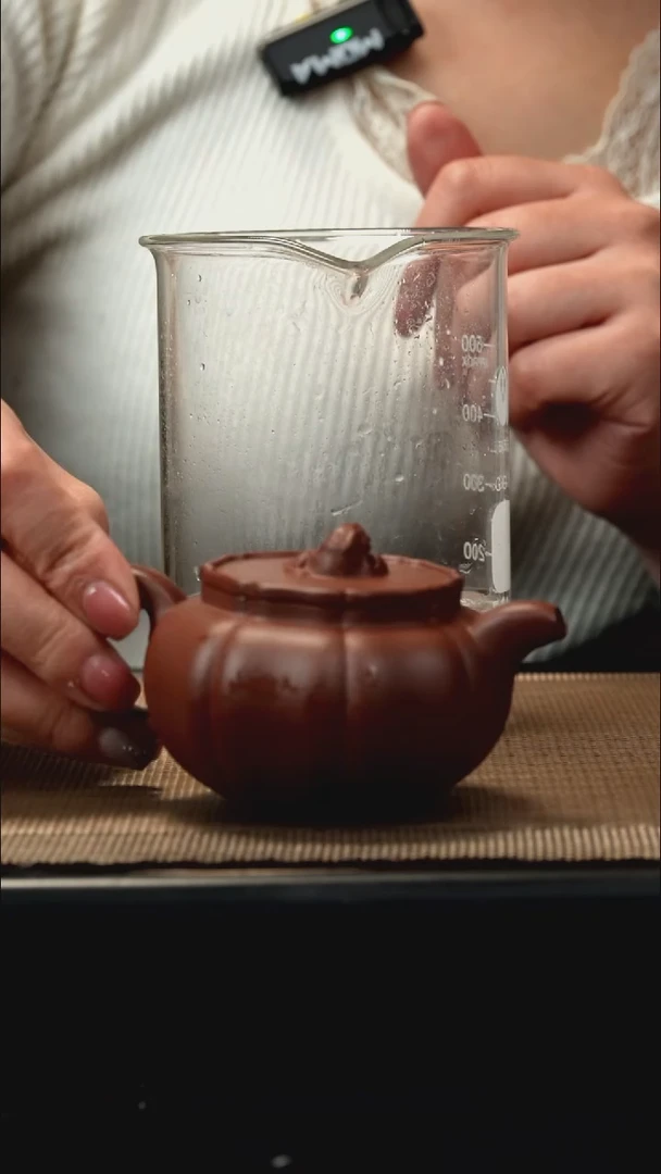 紫砂茶盏底槽清狮钮筋纹150CC